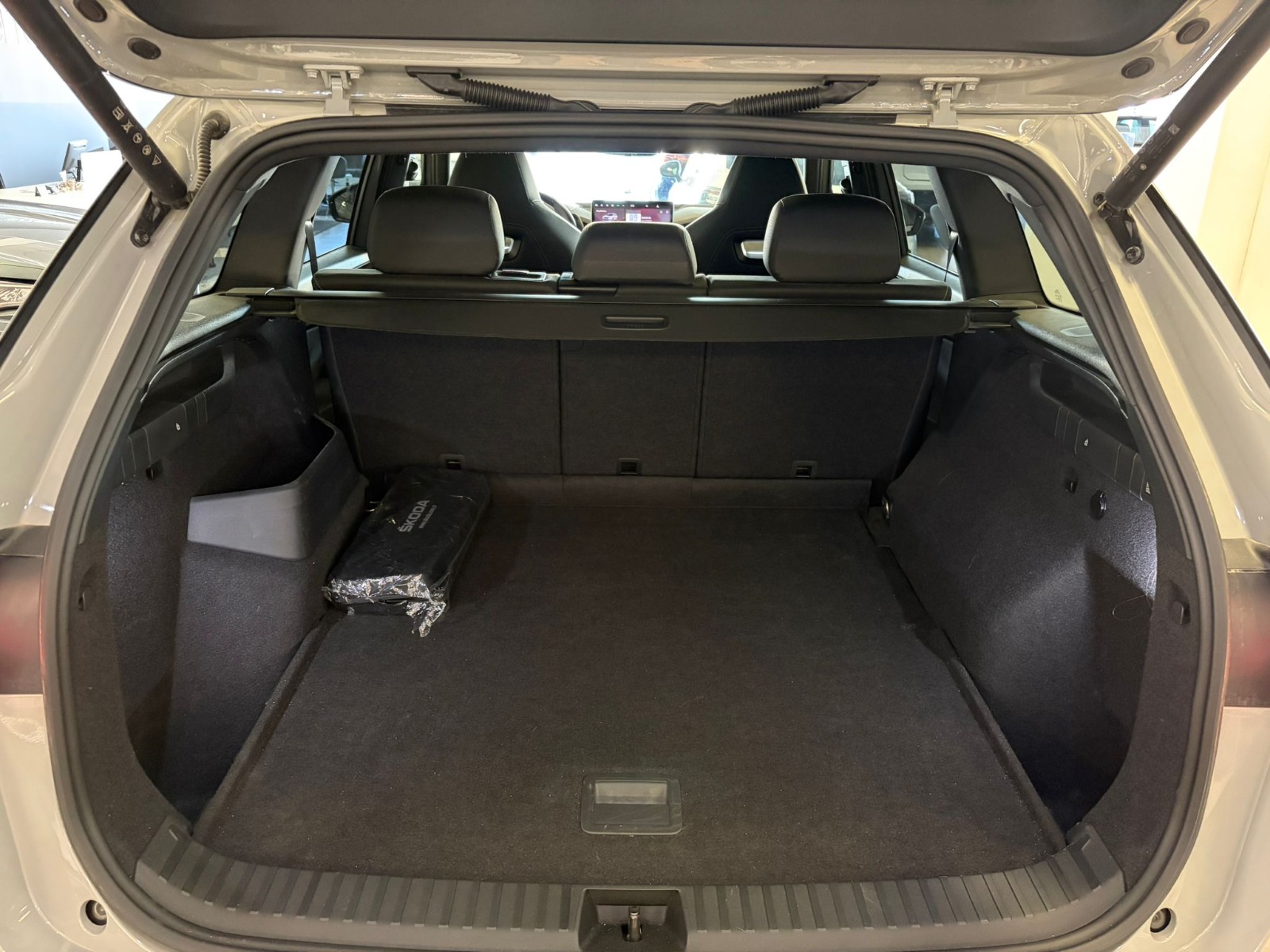 2025 Benzin Otomatik Skoda Kodiaq Gri Ermat Motorlu Araçlar ve Tarım Ürünleri Sanayi Ticaret A.Ş.