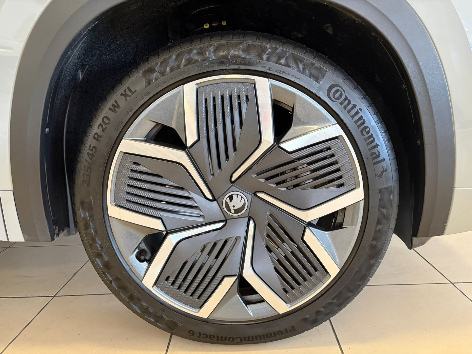 2025 Benzin Otomatik Skoda Kodiaq Gri Ermat Motorlu Araçlar ve Tarım Ürünleri Sanayi Ticaret A.Ş.