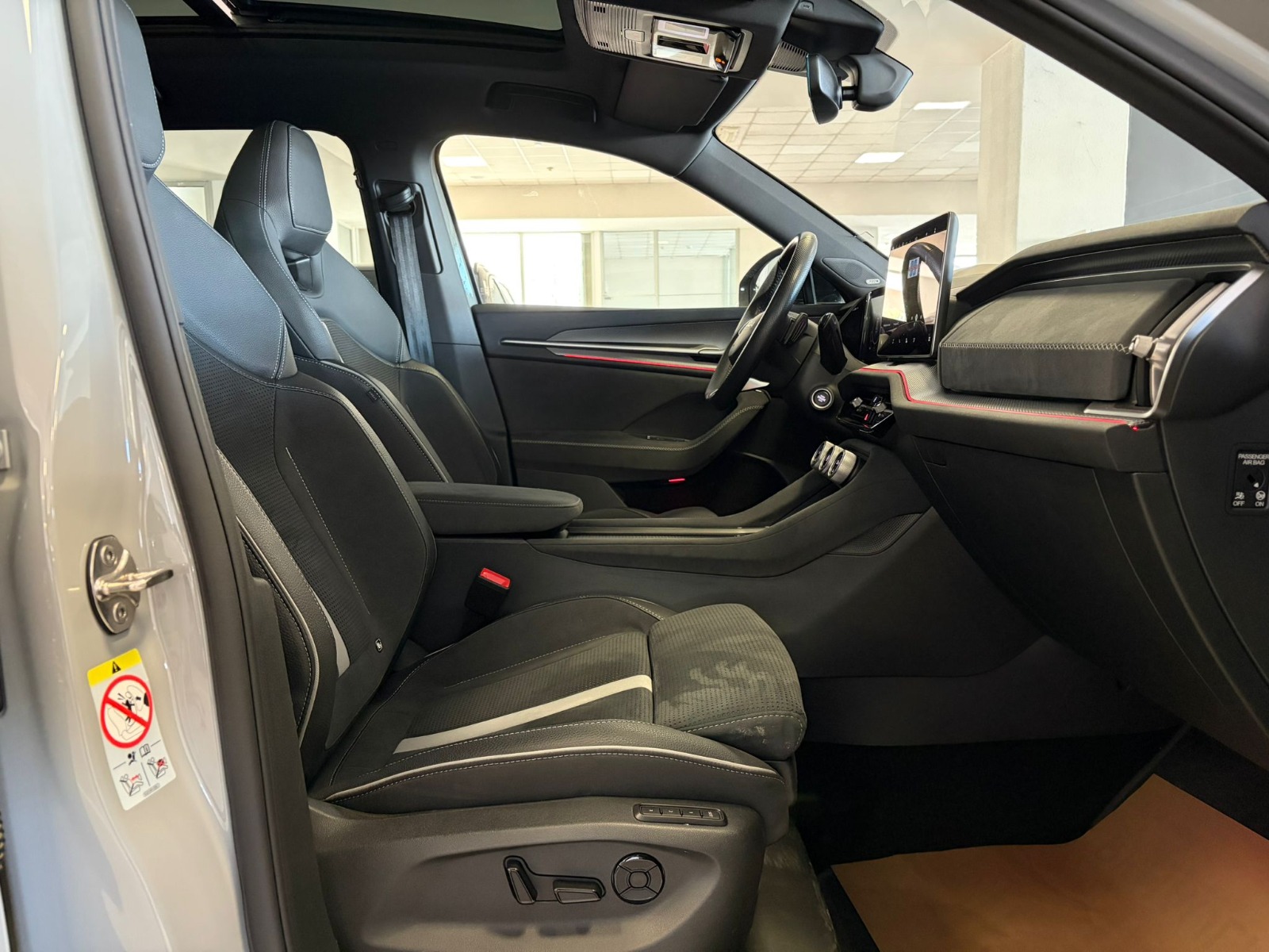 2025 Benzin Otomatik Skoda Kodiaq Gri Ermat Motorlu Araçlar ve Tarım Ürünleri Sanayi Ticaret A.Ş.