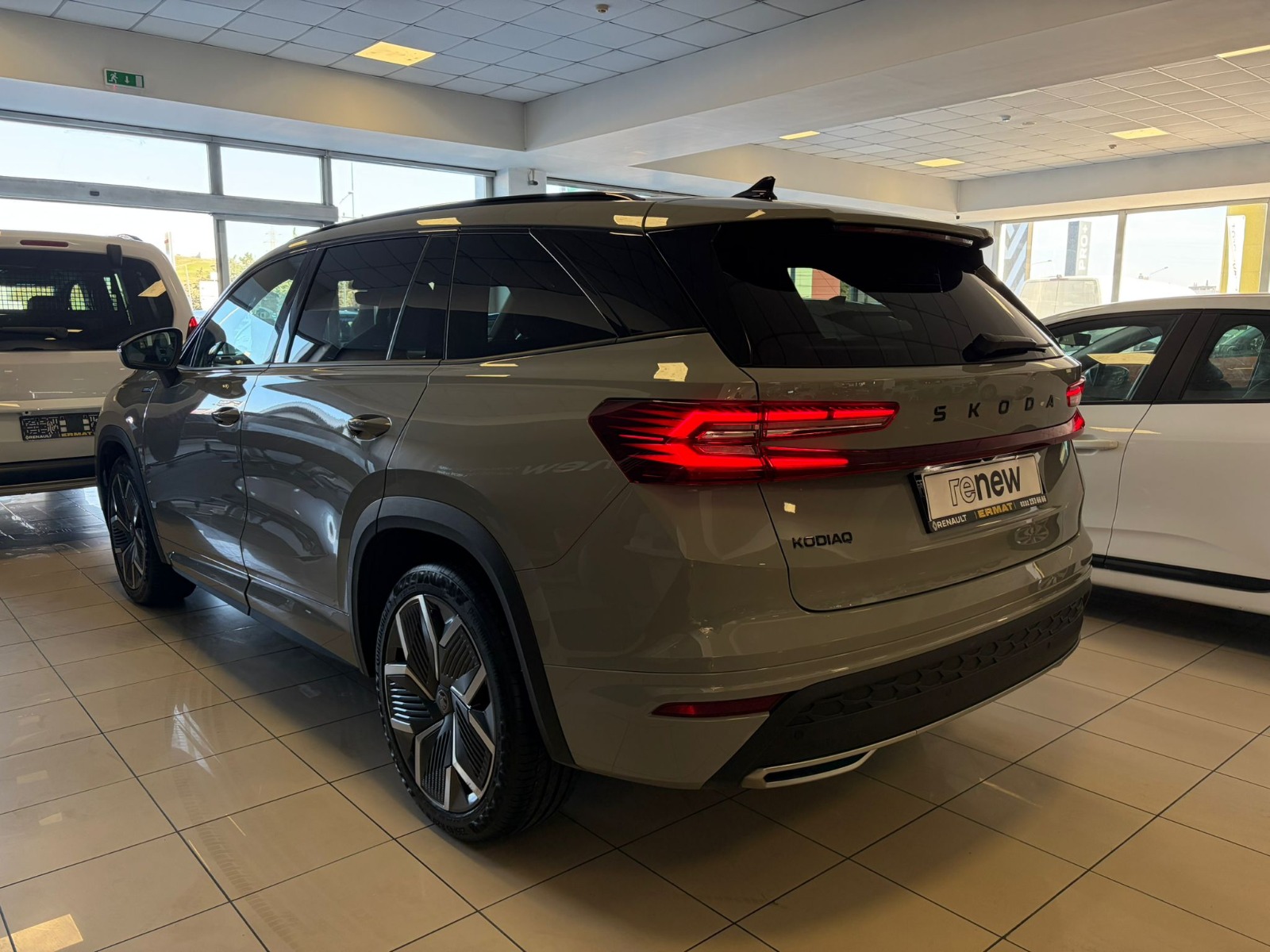2025 Benzin Otomatik Skoda Kodiaq Gri Ermat Motorlu Araçlar ve Tarım Ürünleri Sanayi Ticaret A.Ş.