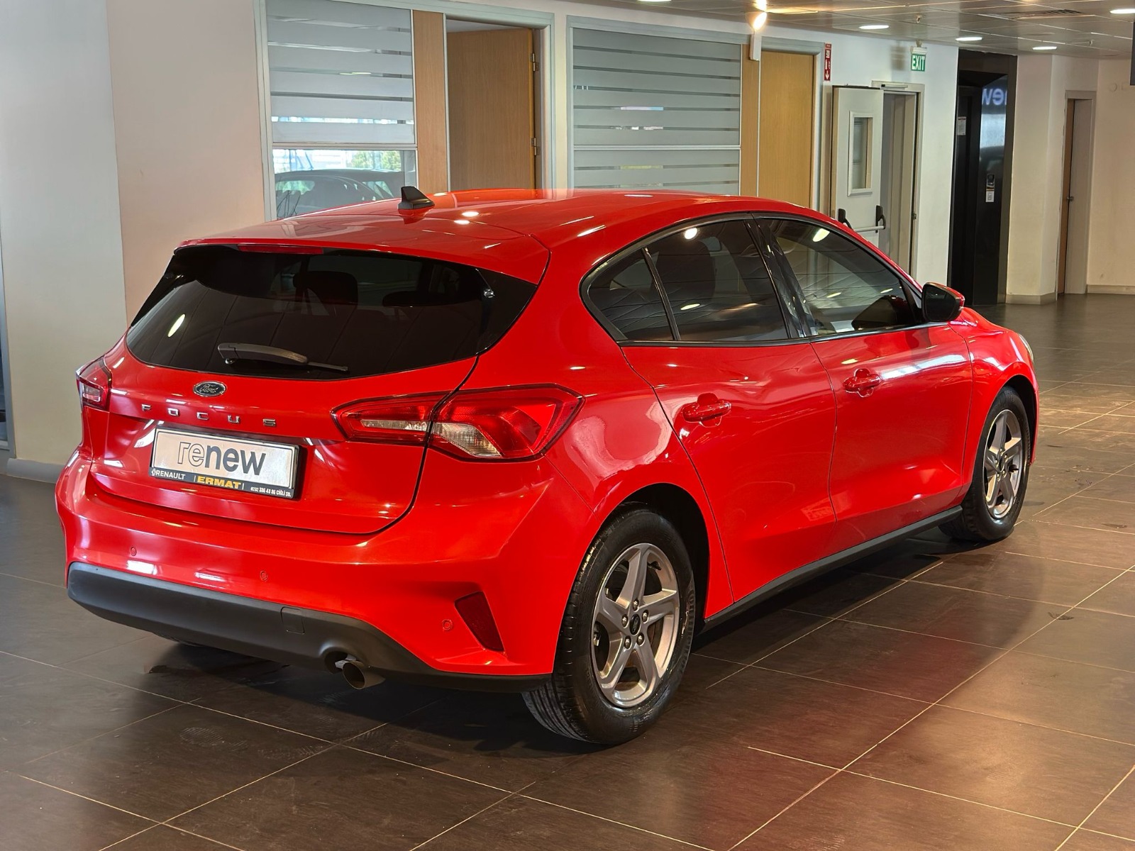 2019 Benzin Otomatik Ford Focus Kırmızı Ermat Motorlu Araçlar ve Tarım Ürünleri Sanayi Ticaret A.Ş.