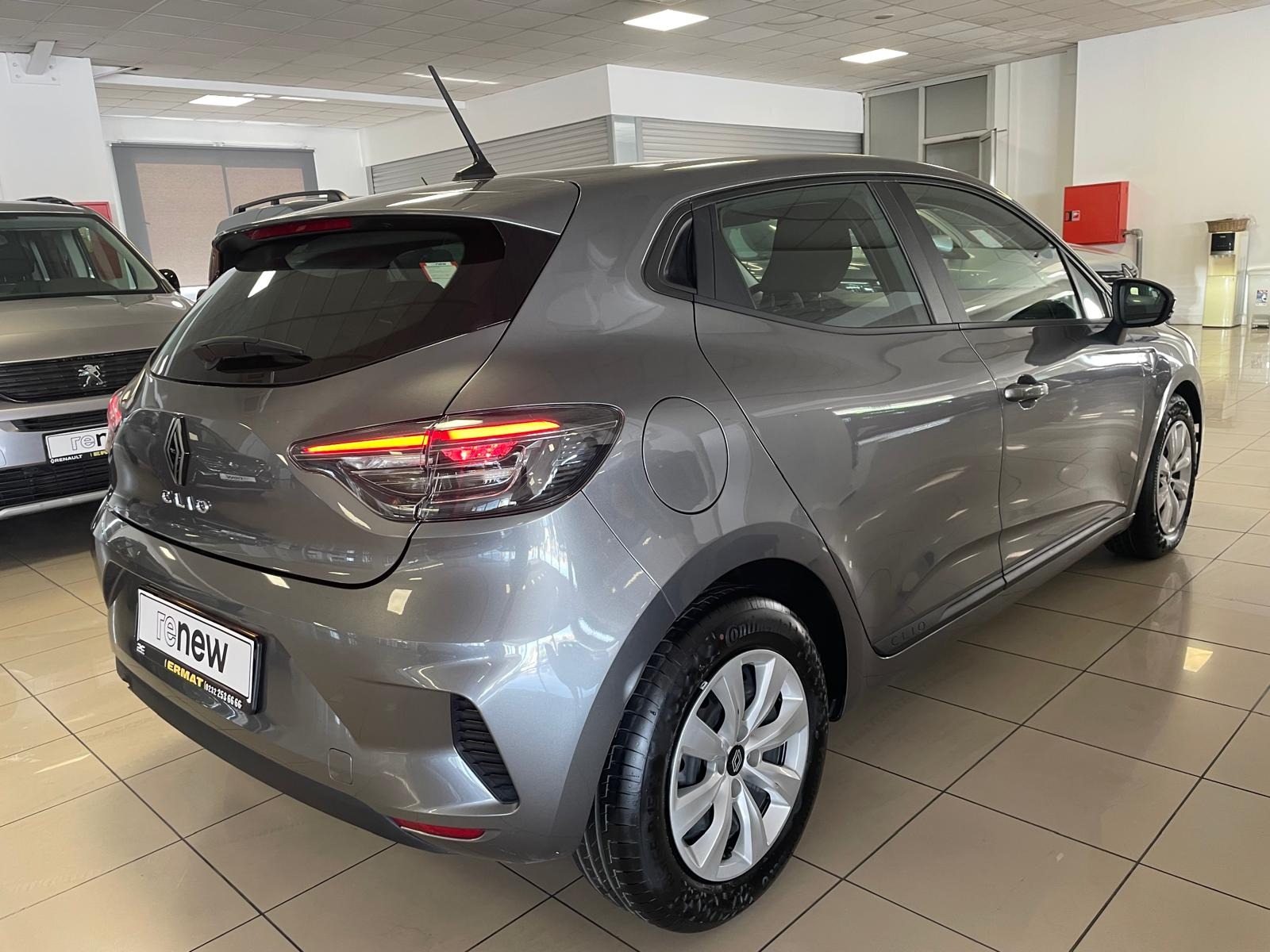 2023 Benzin Otomatik Renault Clio Gri Ermat Motorlu Araçlar ve Tarım Ürünleri Sanayi Ticaret A.Ş.