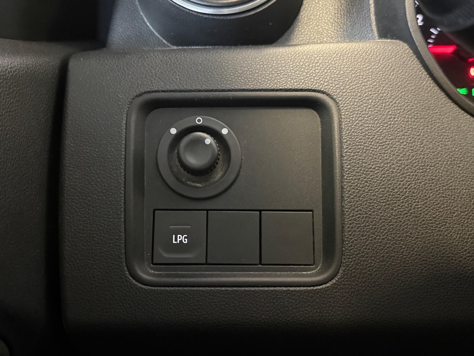 2022 Benzin + LPG Manuel Dacia Duster Mavi Ermat Motorlu Araçlar ve Tarım Ürünleri Sanayi Ticaret A.Ş.