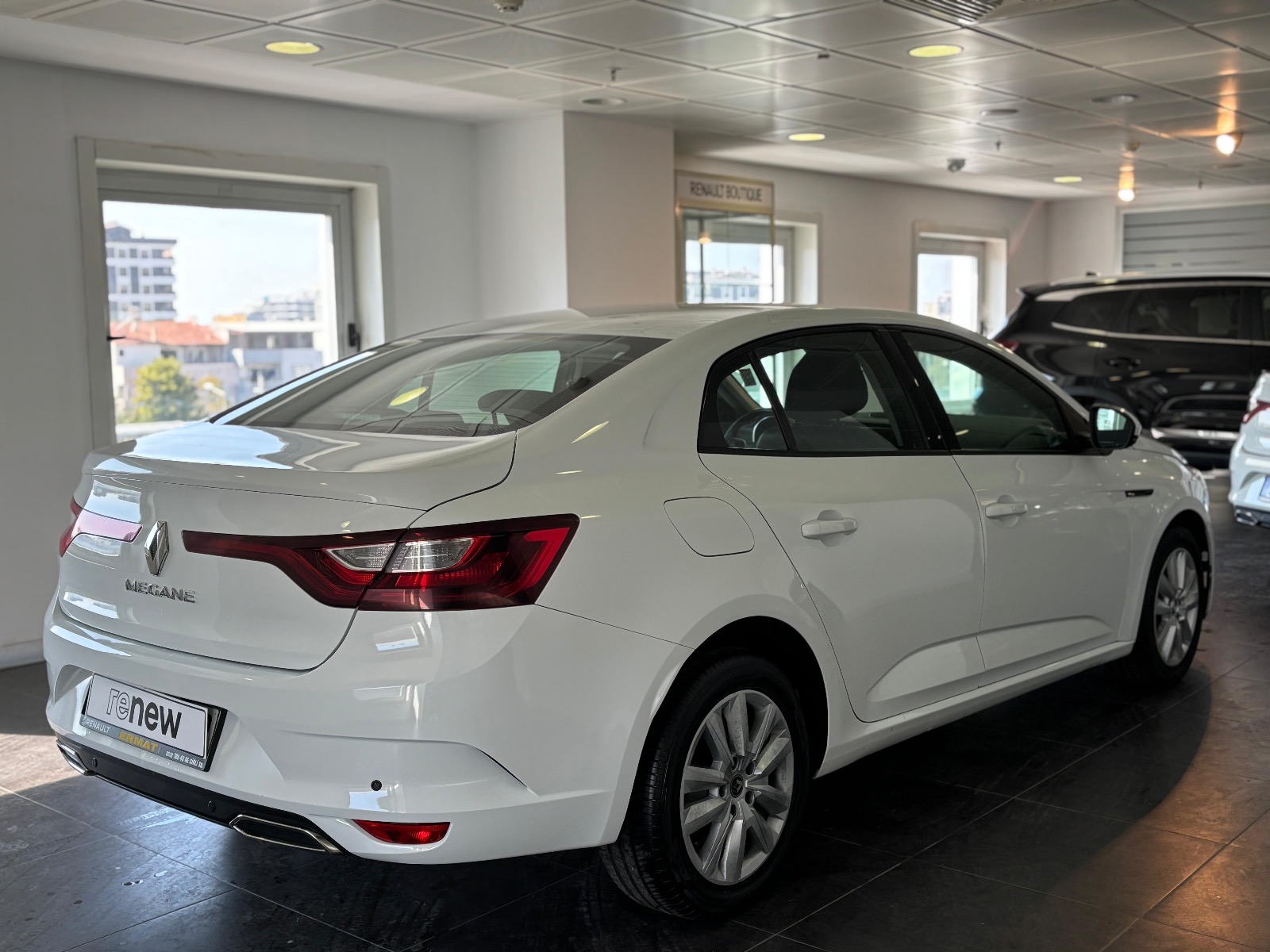 2022 Benzin Otomatik Renault Megane Beyaz Ermat Motorlu Araçlar ve Tarım Ürünleri Sanayi Ticaret A.Ş.