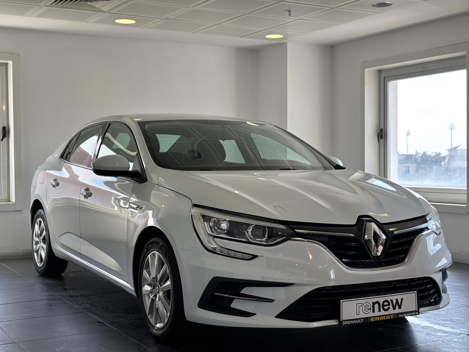 2022 Benzin Otomatik Renault Megane Beyaz Ermat Motorlu Araçlar ve Tarım Ürünleri Sanayi Ticaret A.Ş.