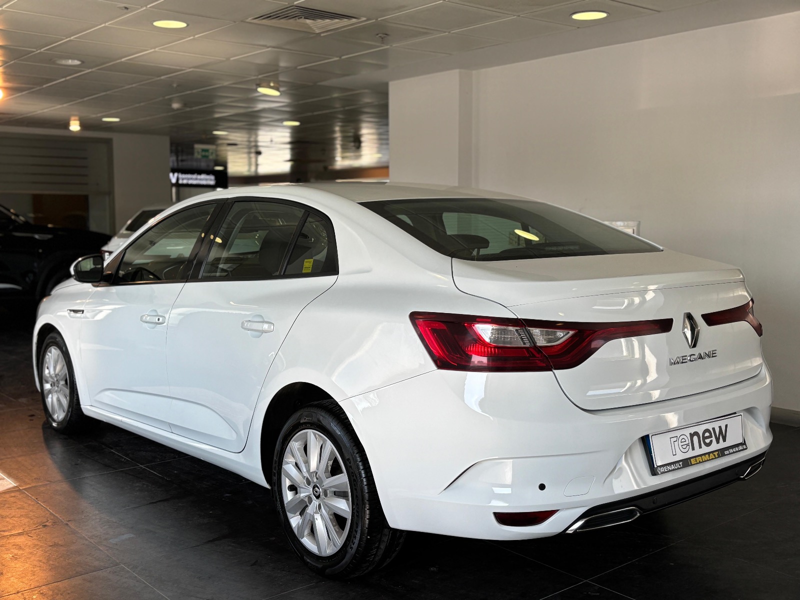 2022 Benzin Otomatik Renault Megane Beyaz Ermat Motorlu Araçlar ve Tarım Ürünleri Sanayi Ticaret A.Ş.