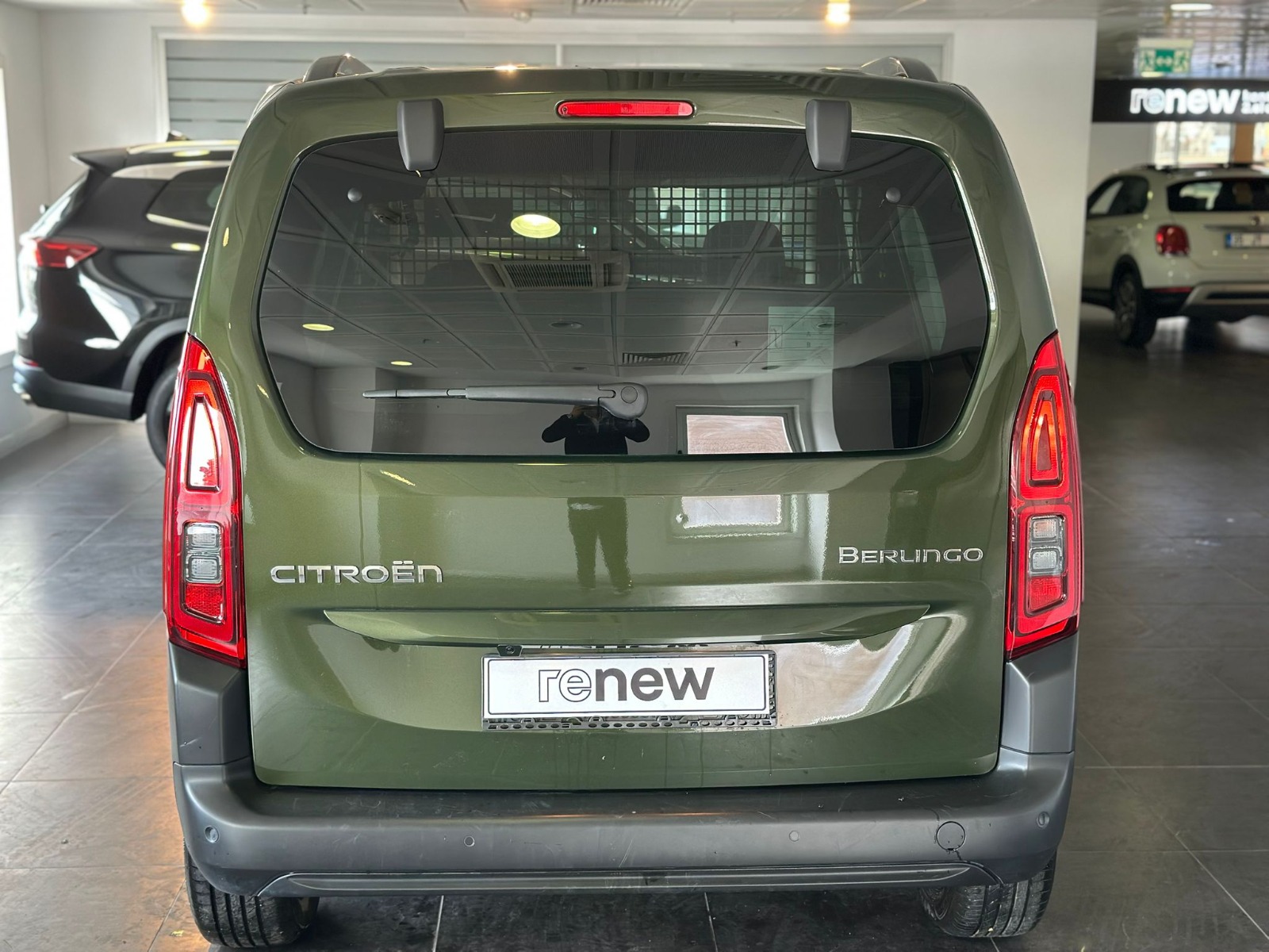 2024 Dizel Otomatik Citroen Berlingo Yeşil Ermat Motorlu Araçlar ve Tarım Ürünleri Sanayi Ticaret A.Ş.