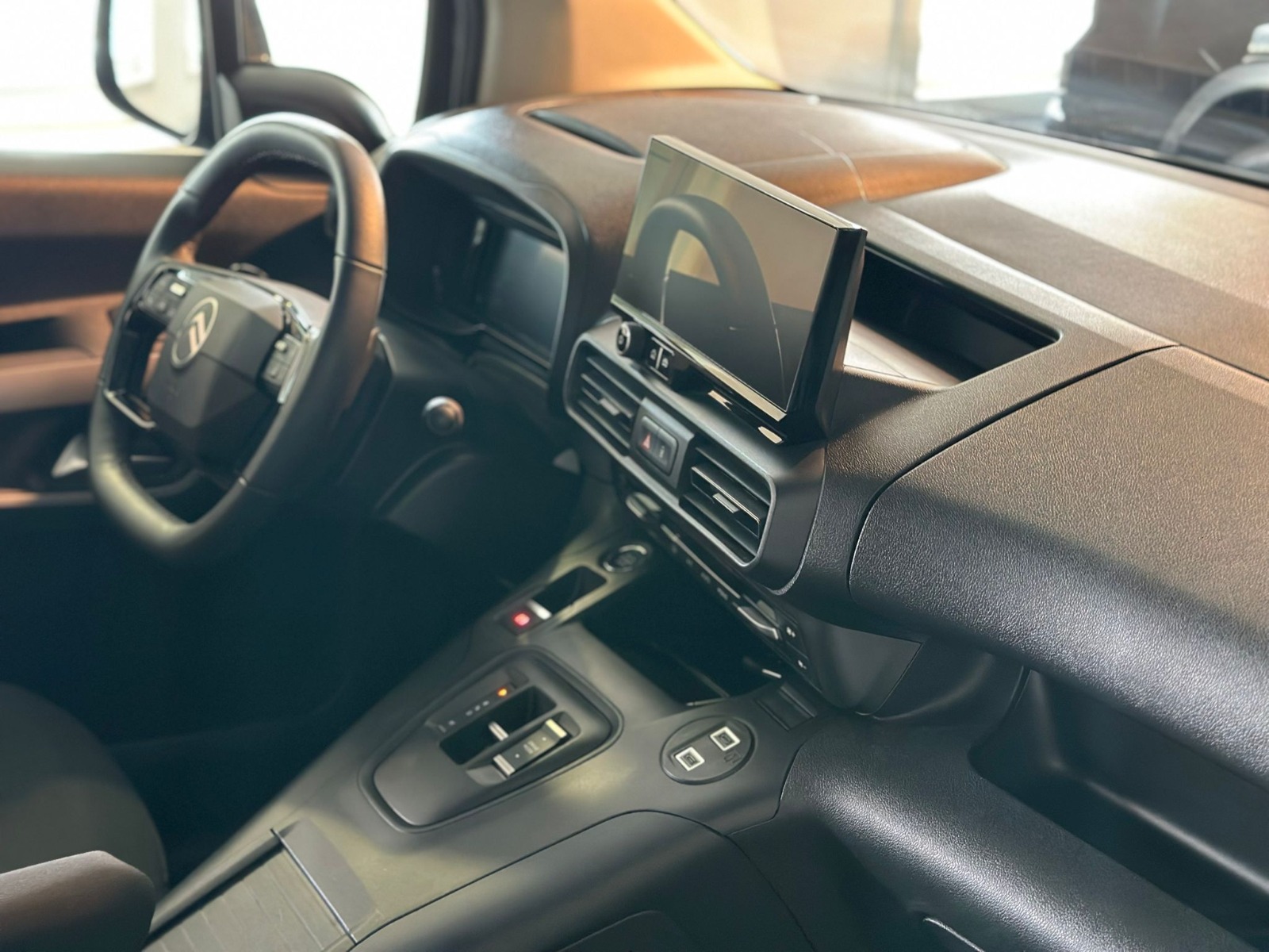 2024 Dizel Otomatik Citroen Berlingo Yeşil Ermat Motorlu Araçlar ve Tarım Ürünleri Sanayi Ticaret A.Ş.