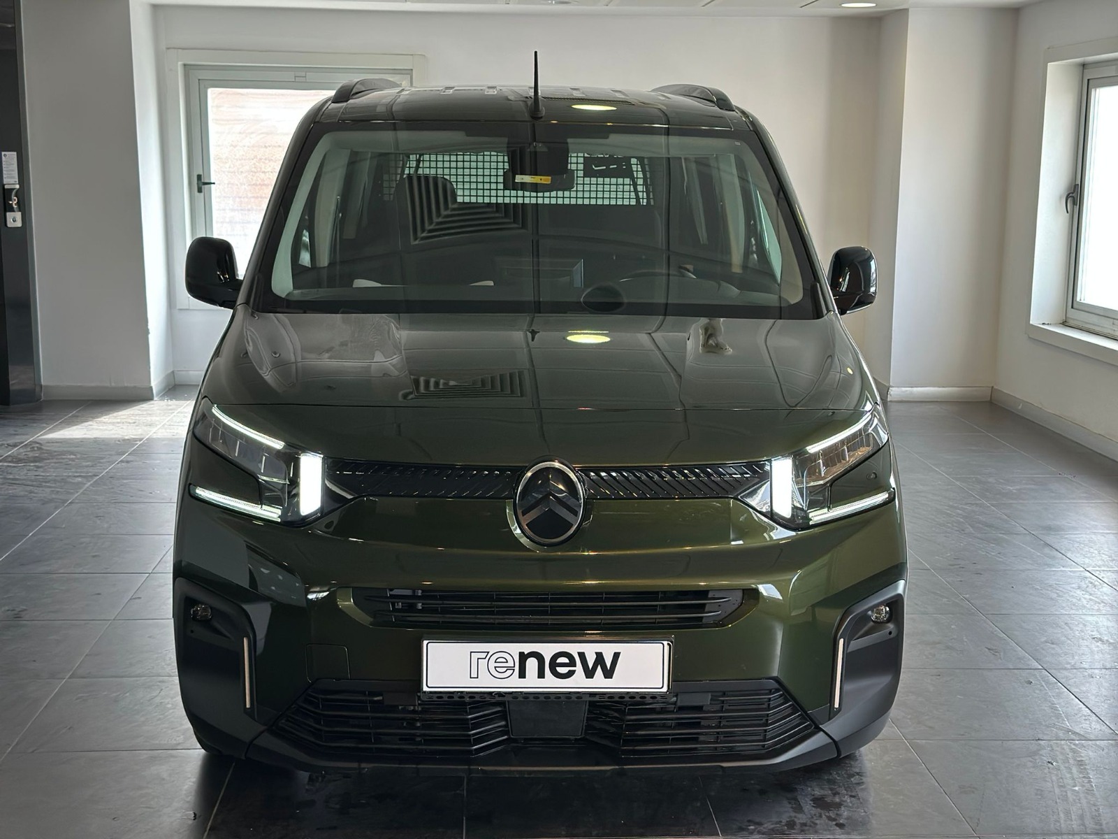 2024 Dizel Otomatik Citroen Berlingo Yeşil Ermat Motorlu Araçlar ve Tarım Ürünleri Sanayi Ticaret A.Ş.