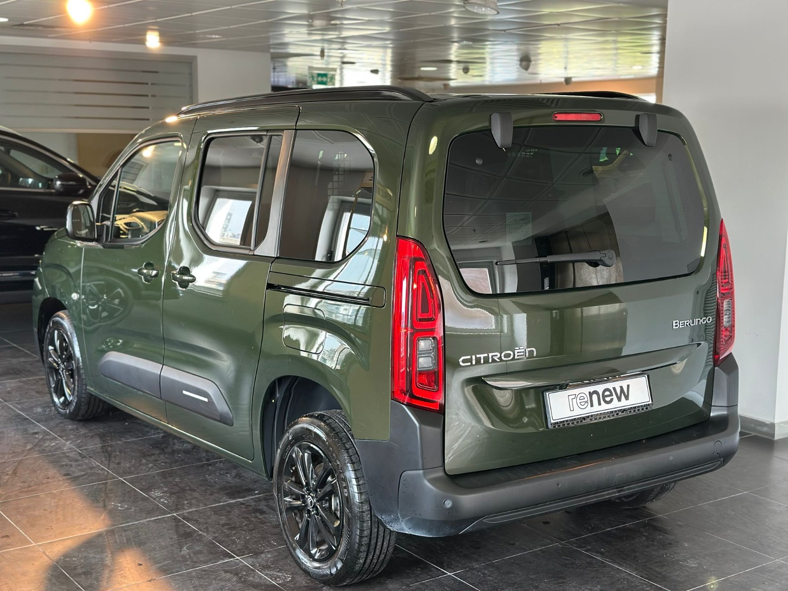 2024 Dizel Otomatik Citroen Berlingo Yeşil Ermat Motorlu Araçlar ve Tarım Ürünleri Sanayi Ticaret A.Ş.