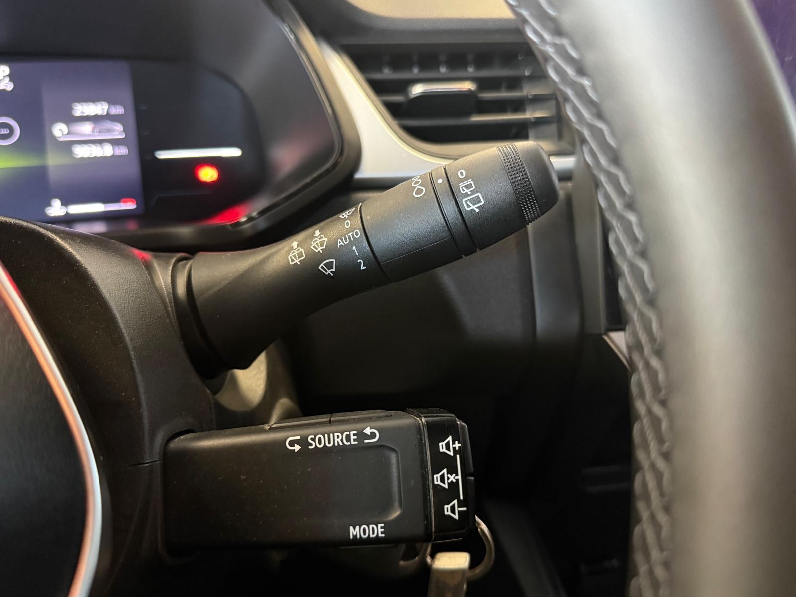 2024 Benzin Otomatik Renault Captur Lacivert Ermat Motorlu Araçlar ve Tarım Ürünleri Sanayi Ticaret A.Ş.