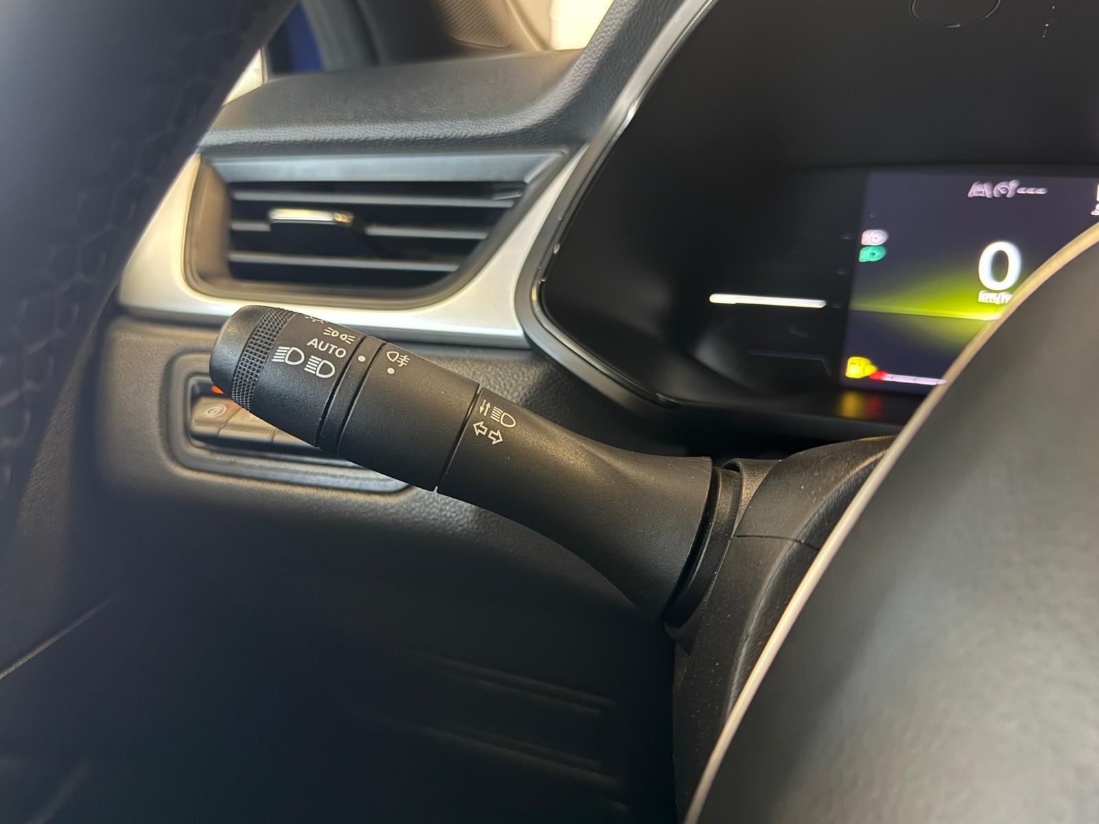 2024 Benzin Otomatik Renault Captur Lacivert Ermat Motorlu Araçlar ve Tarım Ürünleri Sanayi Ticaret A.Ş.