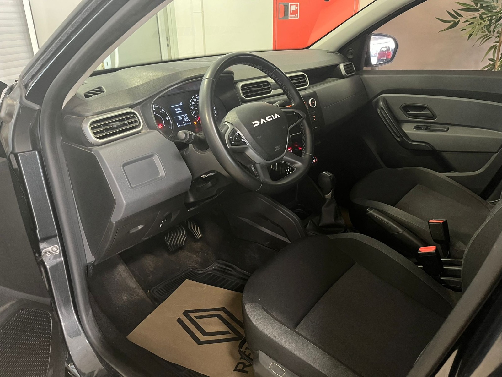 2023 Benzin Otomatik Dacia Duster Gri Ermat Motorlu Araçlar ve Tarım Ürünleri Sanayi Ticaret A.Ş.