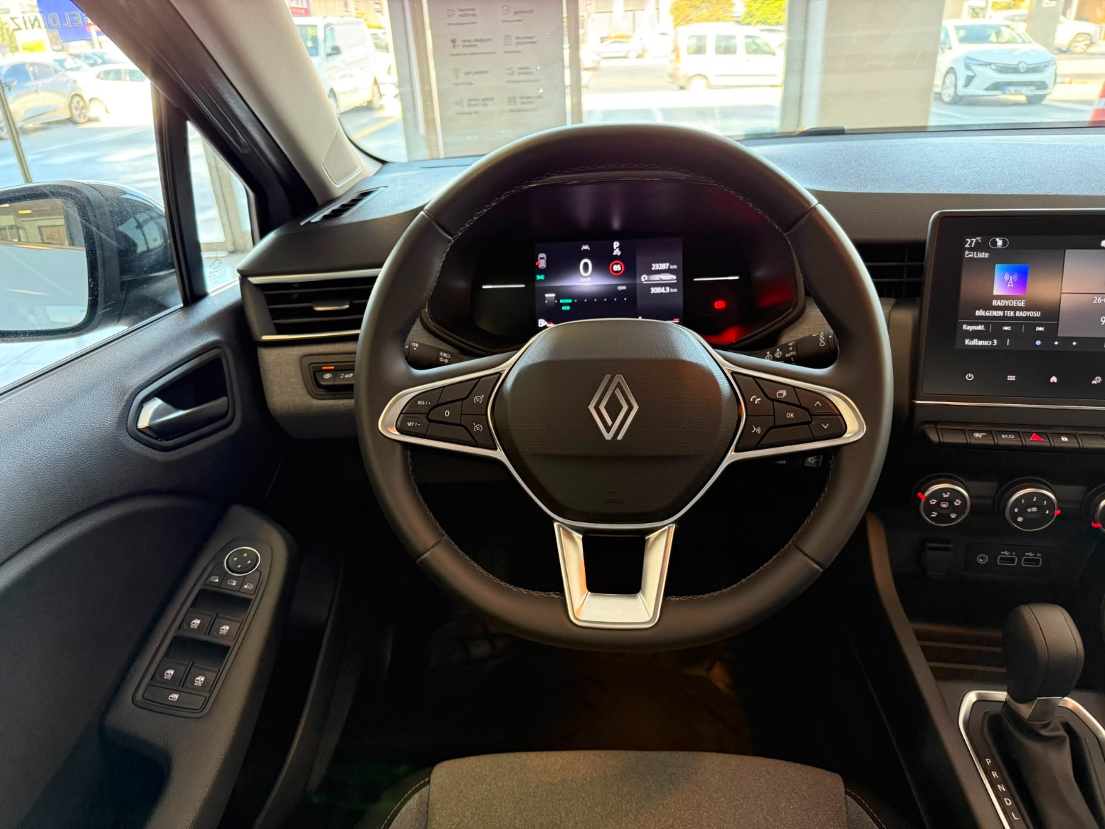 2025 Benzin Otomatik Renault Clio Gri Ermat Motorlu Araçlar ve Tarım Ürünleri Sanayi Ticaret A.Ş.