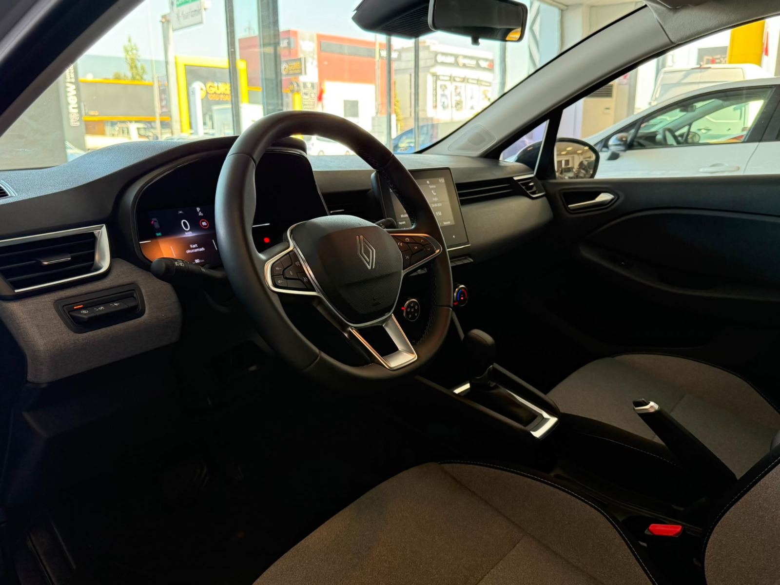 2025 Benzin Otomatik Renault Clio Gri Ermat Motorlu Araçlar ve Tarım Ürünleri Sanayi Ticaret A.Ş.