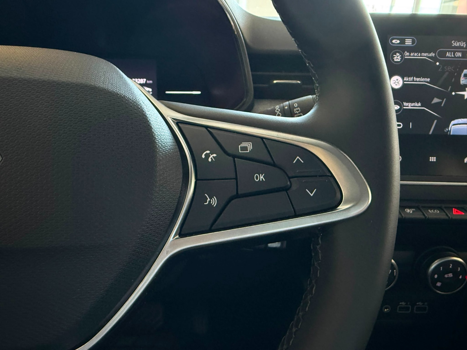 2025 Benzin Otomatik Renault Clio Gri Ermat Motorlu Araçlar ve Tarım Ürünleri Sanayi Ticaret A.Ş.