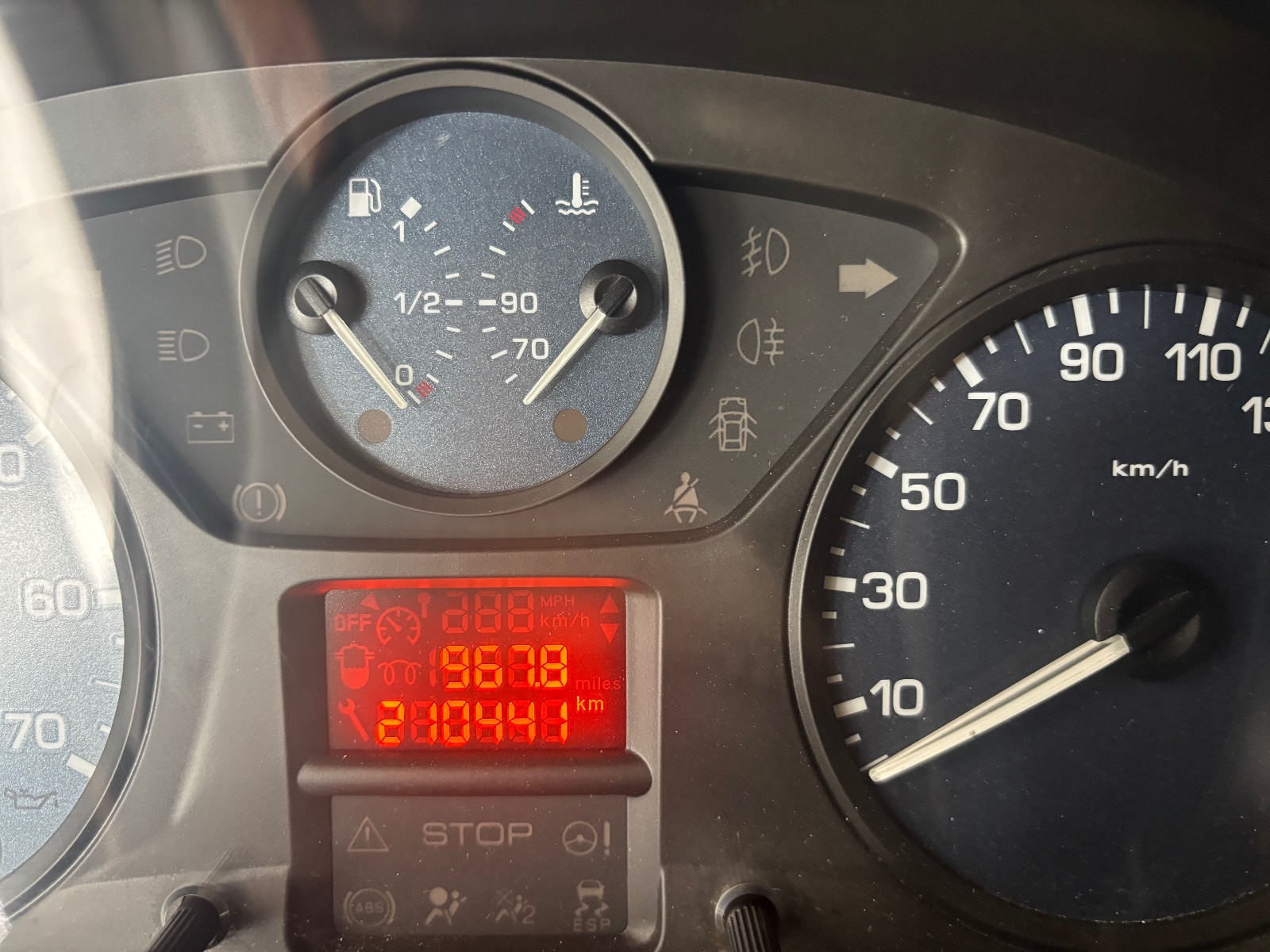 2013 Dizel Manuel Peugeot Partner Gri Ermat Motorlu Araçlar ve Tarım Ürünleri Sanayi Ticaret A.Ş.