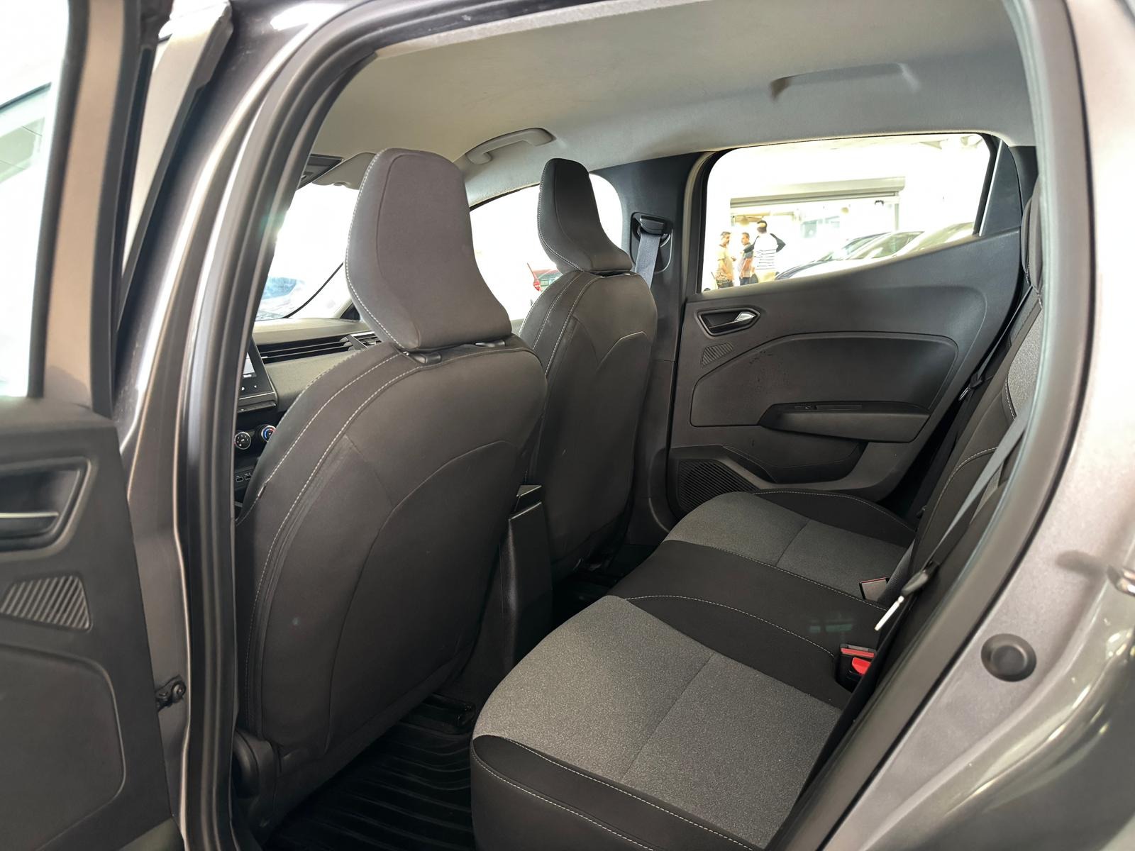 2023 Benzin Otomatik Renault Clio Gri Ermat Motorlu Araçlar ve Tarım Ürünleri Sanayi Ticaret A.Ş.