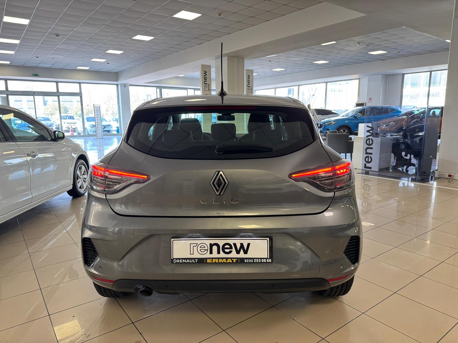 2023 Benzin Otomatik Renault Clio Gri Ermat Motorlu Araçlar ve Tarım Ürünleri Sanayi Ticaret A.Ş.