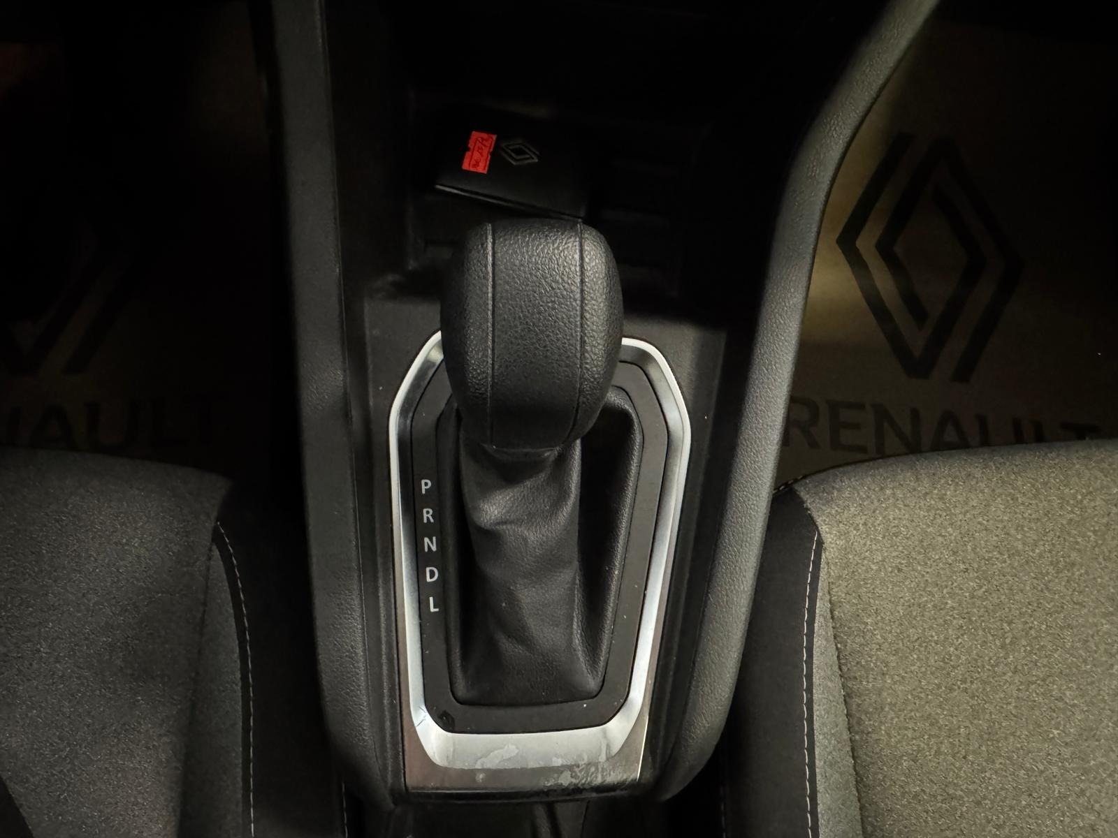 2023 Benzin Otomatik Renault Clio Gri Ermat Motorlu Araçlar ve Tarım Ürünleri Sanayi Ticaret A.Ş.