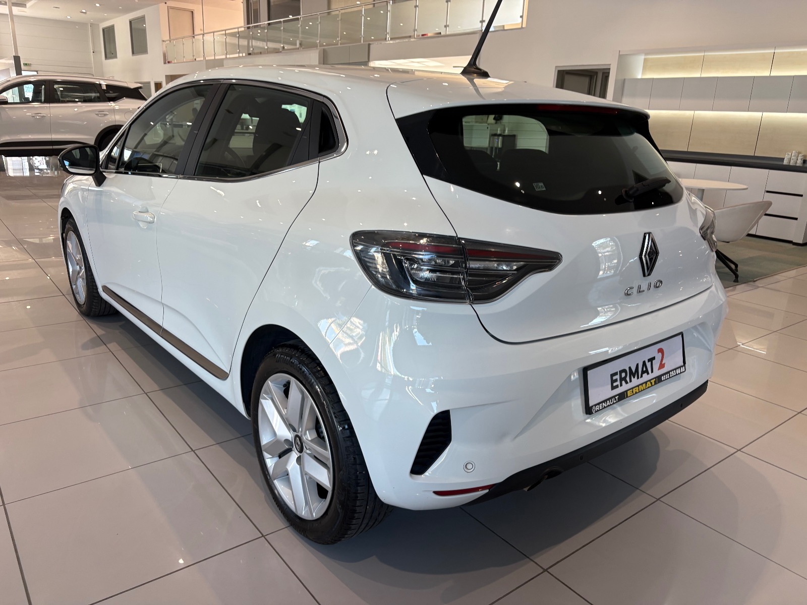 2025 Benzin Otomatik Renault Clio Beyaz Ermat Motorlu Araçlar ve Tarım Ürünleri Sanayi Ticaret A.Ş.