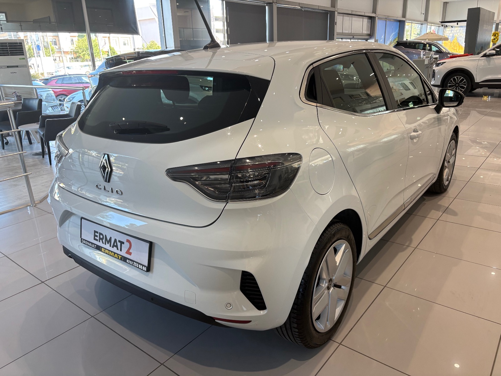 2025 Benzin Otomatik Renault Clio Beyaz Ermat Motorlu Araçlar ve Tarım Ürünleri Sanayi Ticaret A.Ş.