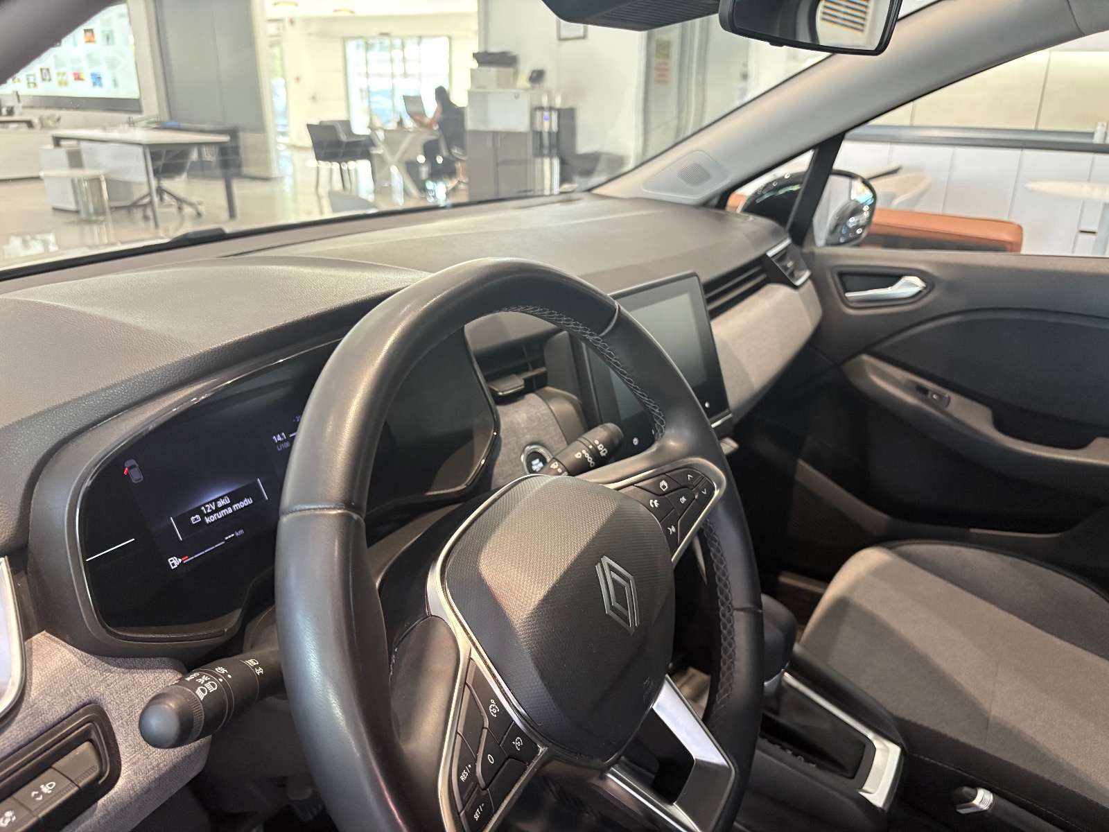 2025 Benzin Otomatik Renault Clio Beyaz Ermat Motorlu Araçlar ve Tarım Ürünleri Sanayi Ticaret A.Ş.