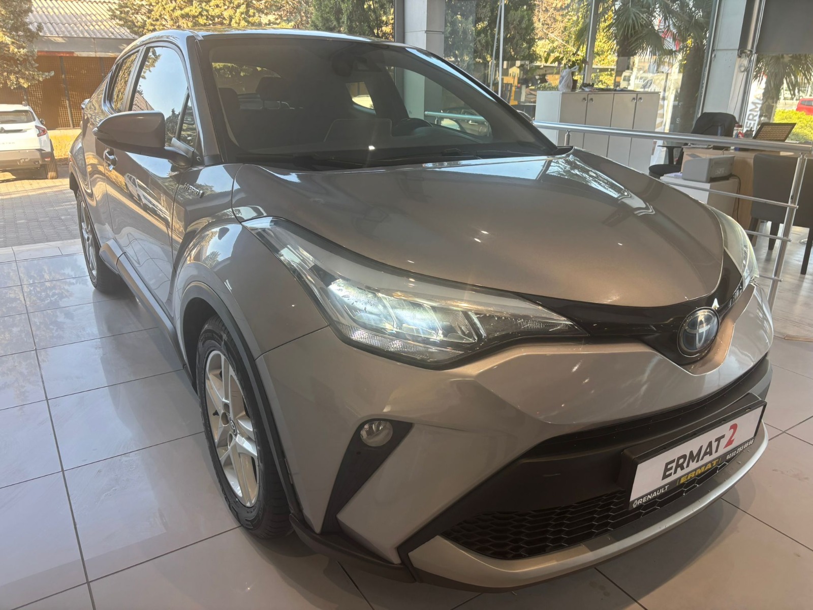 2021 Hybrid Otomatik Toyota C-HR Gri Ermat Motorlu Araçlar ve Tarım Ürünleri Sanayi Ticaret A.Ş.
