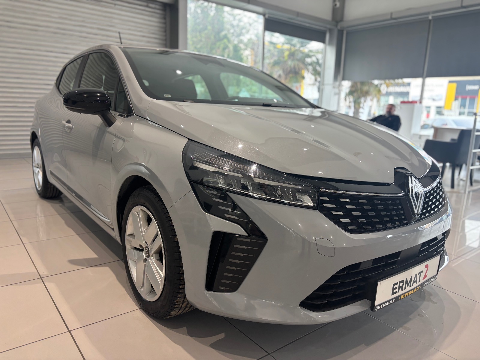 2025 Benzin Otomatik Renault Clio Gri Ermat Motorlu Araçlar ve Tarım Ürünleri Sanayi Ticaret A.Ş.