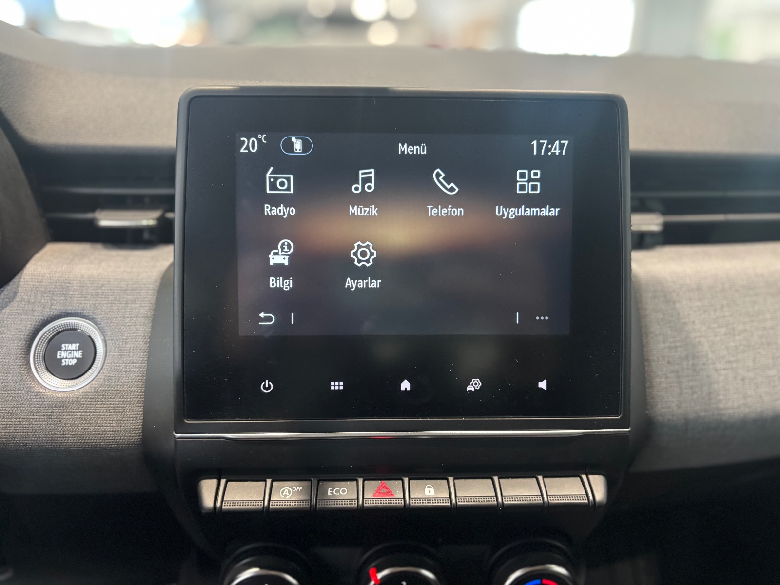 2025 Benzin Otomatik Renault Clio Gri Ermat Motorlu Araçlar ve Tarım Ürünleri Sanayi Ticaret A.Ş.