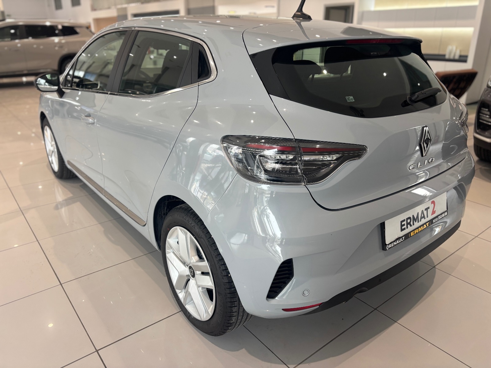 2025 Benzin Otomatik Renault Clio Gri Ermat Motorlu Araçlar ve Tarım Ürünleri Sanayi Ticaret A.Ş.