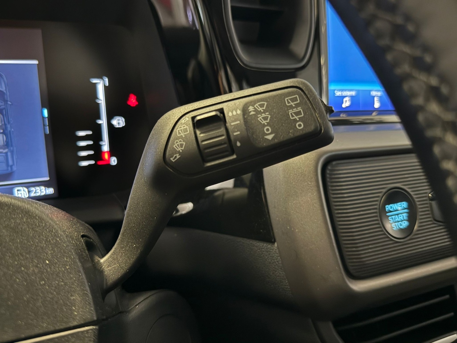 2024 Benzin Otomatik Ford Tourneo Courier Siyah Ermat Motorlu Araçlar ve Tarım Ürünleri Sanayi Ticaret A.Ş.