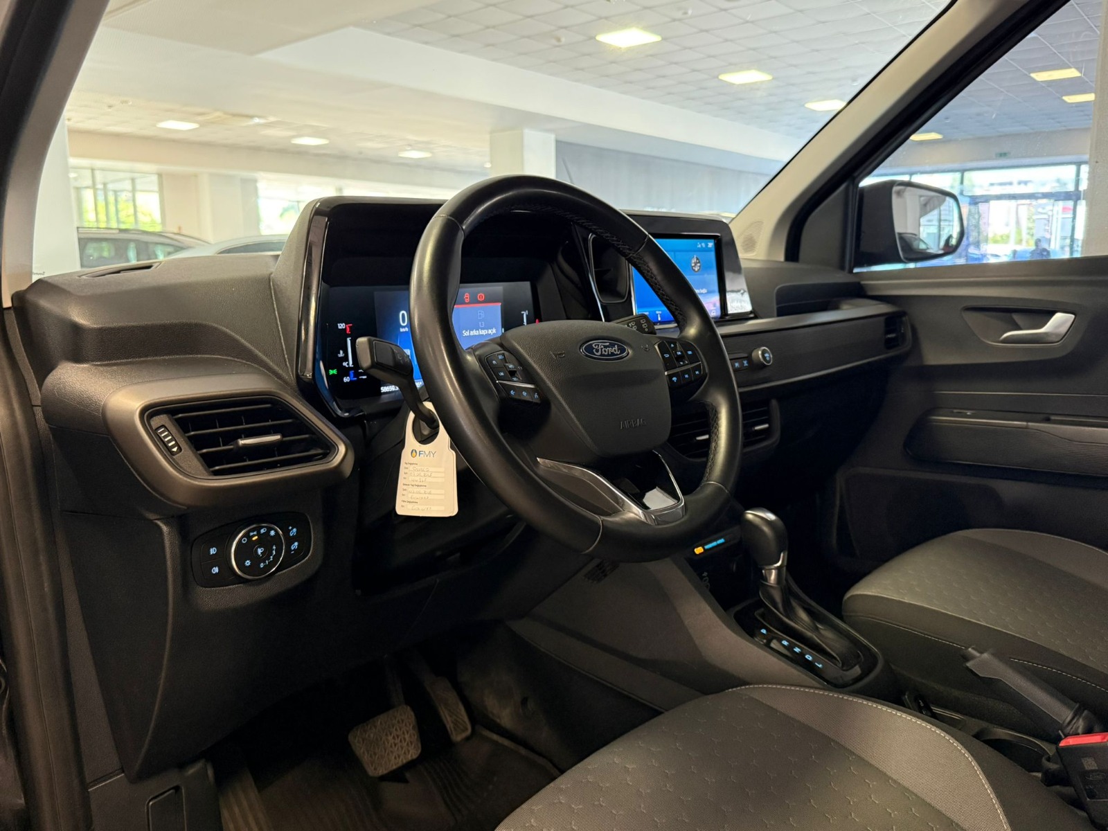 2024 Benzin Otomatik Ford Tourneo Courier Siyah Ermat Motorlu Araçlar ve Tarım Ürünleri Sanayi Ticaret A.Ş.