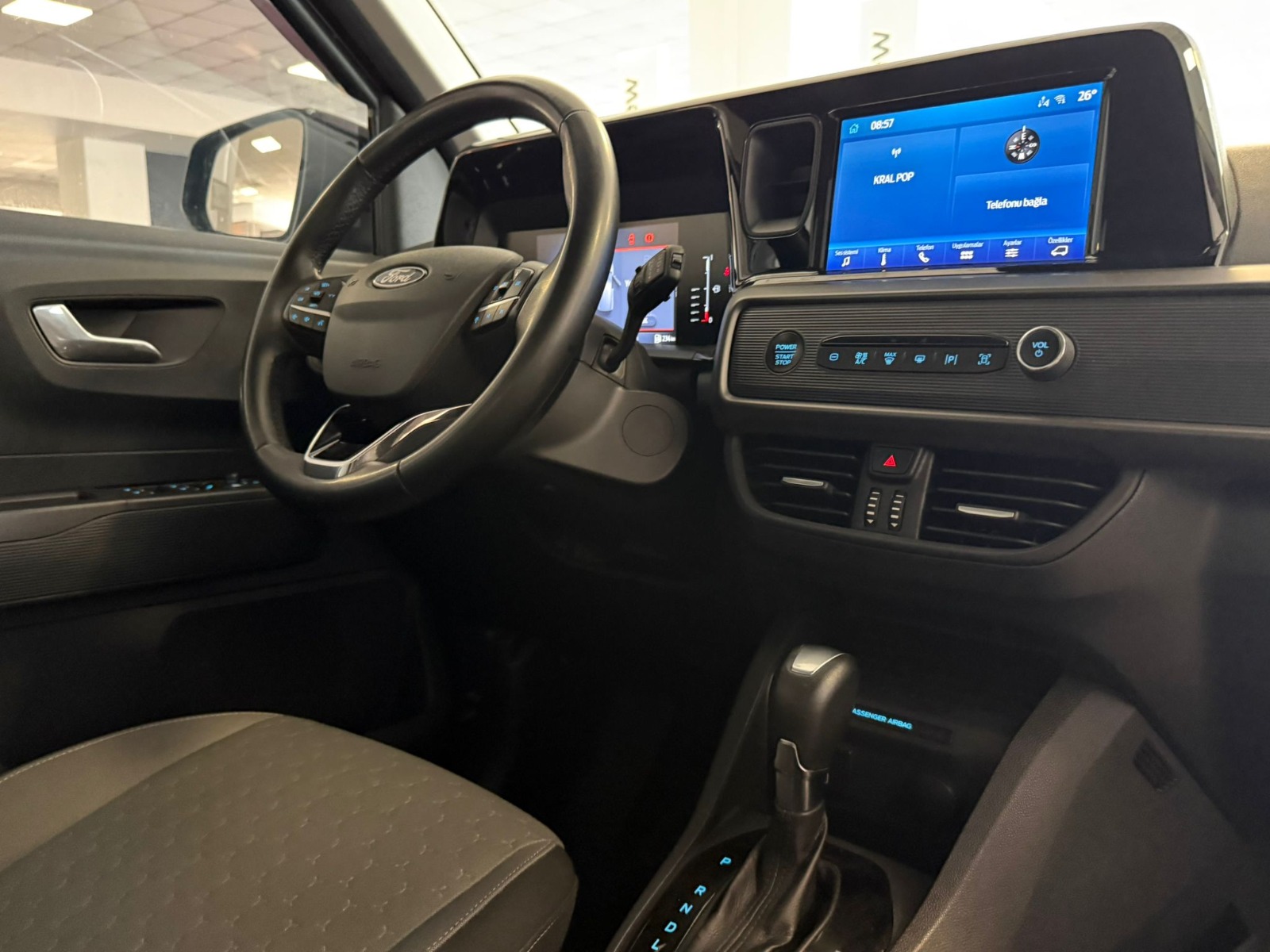 2024 Benzin Otomatik Ford Tourneo Courier Siyah Ermat Motorlu Araçlar ve Tarım Ürünleri Sanayi Ticaret A.Ş.