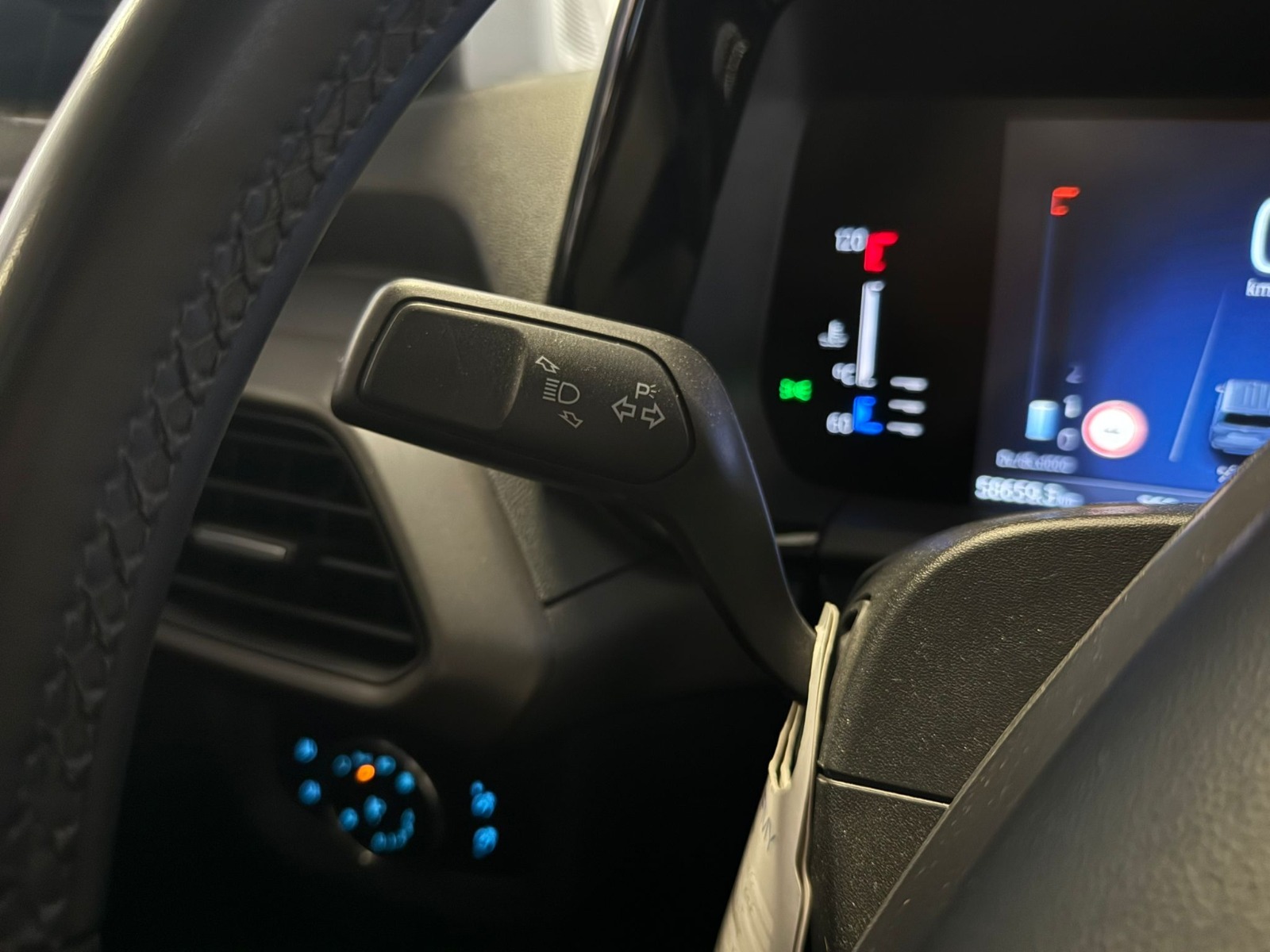 2024 Benzin Otomatik Ford Tourneo Courier Siyah Ermat Motorlu Araçlar ve Tarım Ürünleri Sanayi Ticaret A.Ş.