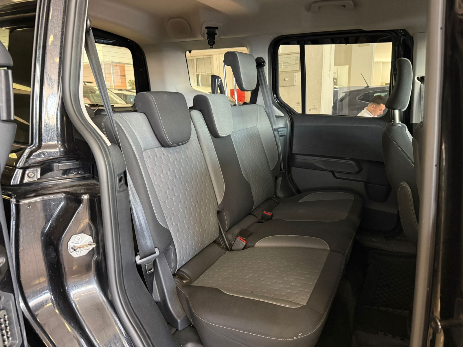 2024 Benzin Otomatik Ford Tourneo Courier Siyah Ermat Motorlu Araçlar ve Tarım Ürünleri Sanayi Ticaret A.Ş.