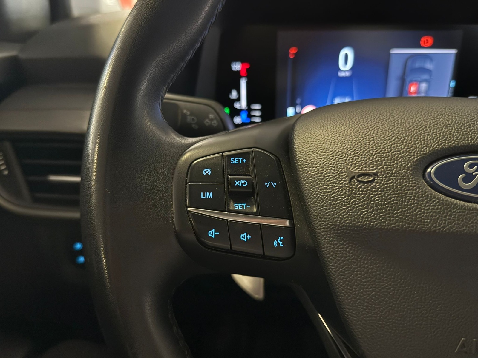 2024 Benzin Otomatik Ford Tourneo Courier Siyah Ermat Motorlu Araçlar ve Tarım Ürünleri Sanayi Ticaret A.Ş.