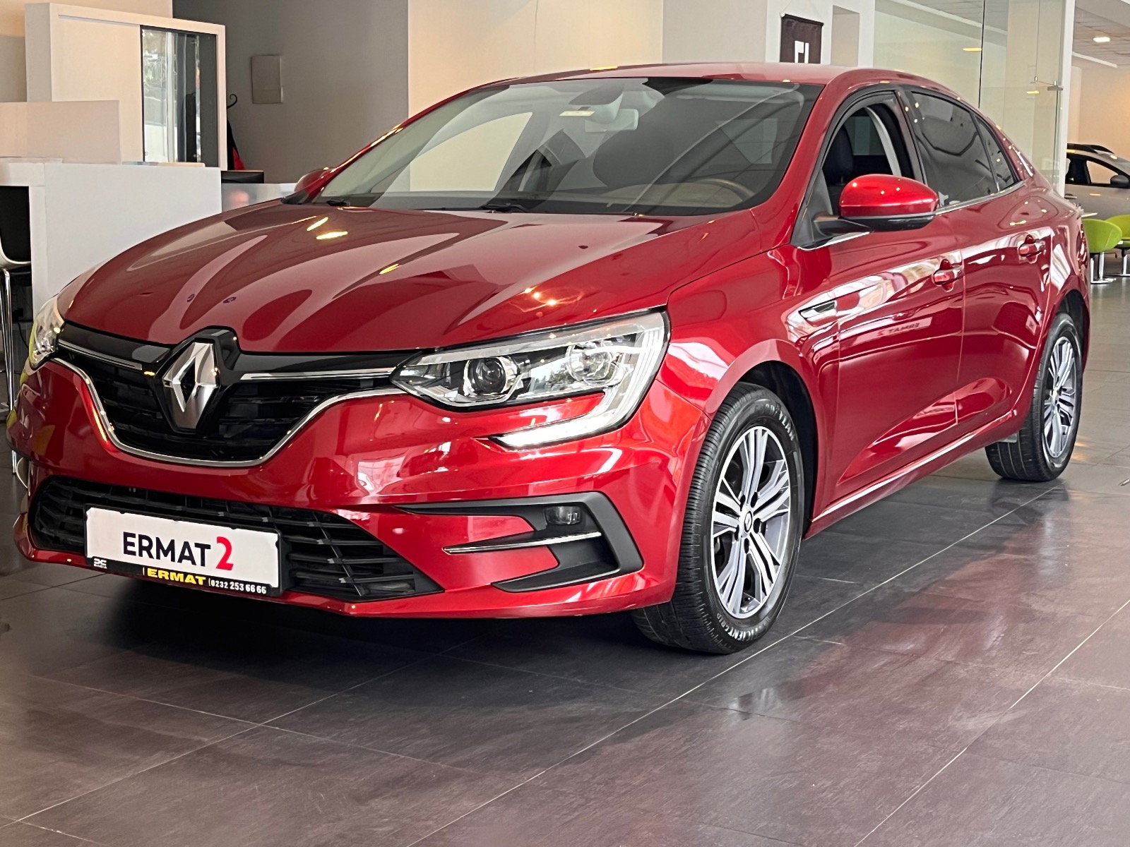 2023 Benzin Otomatik Renault Megane Kırmızı Ermat Motorlu Araçlar ve Tarım Ürünleri Sanayi Ticaret A.Ş.