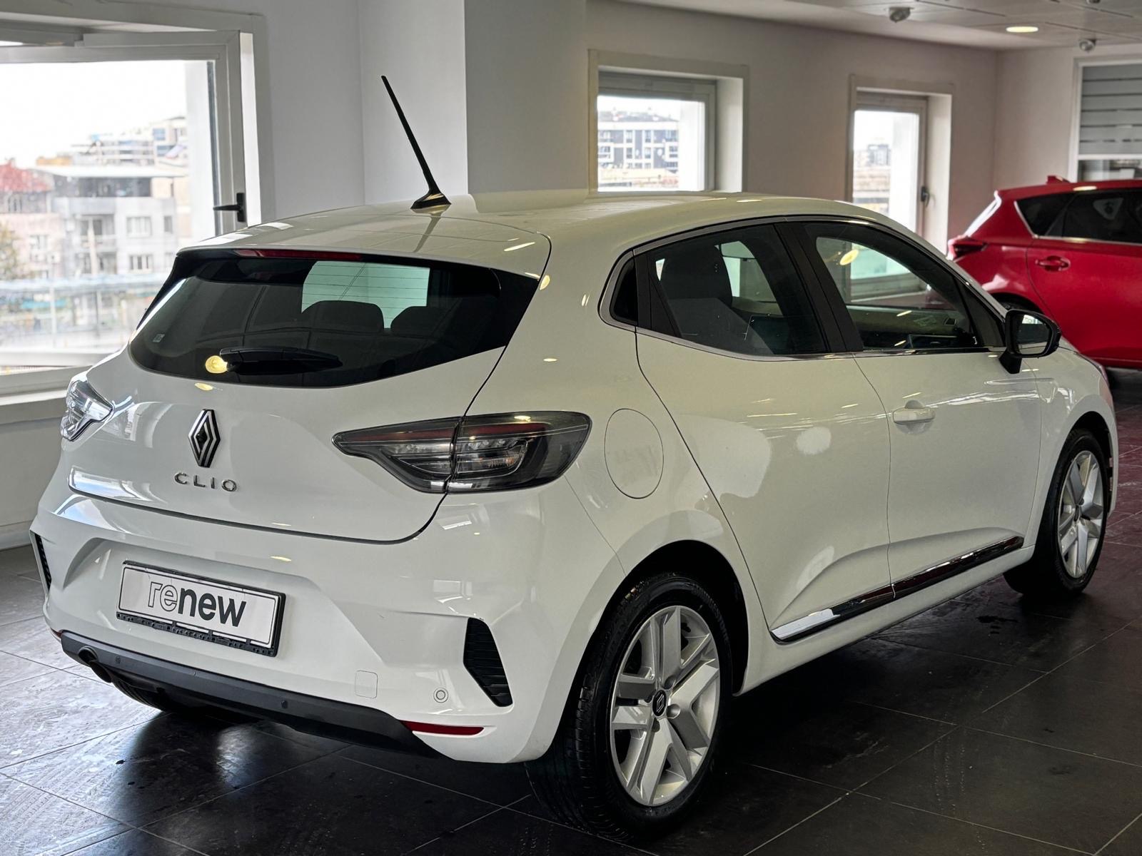 2025 Benzin Otomatik Renault Clio Beyaz Ermat Motorlu Araçlar ve Tarım Ürünleri Sanayi Ticaret A.Ş.