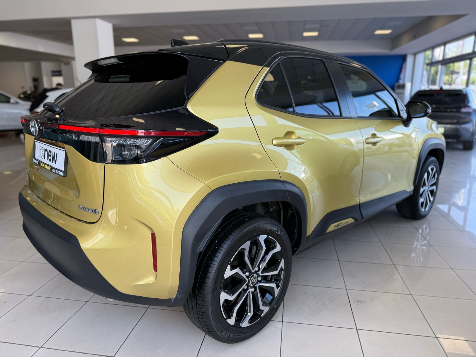 2023 Hybrid Otomatik Toyota Yaris Sarı Ermat Motorlu Araçlar ve Tarım Ürünleri Sanayi Ticaret A.Ş.