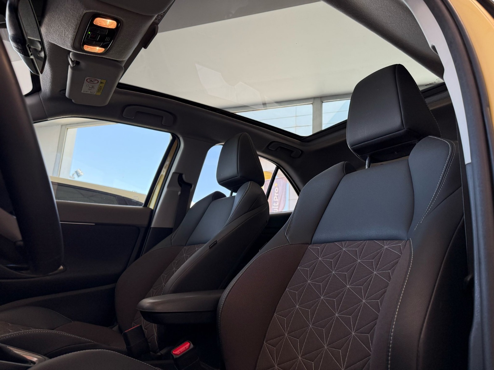 2023 Hybrid Otomatik Toyota Yaris Sarı Ermat Motorlu Araçlar ve Tarım Ürünleri Sanayi Ticaret A.Ş.