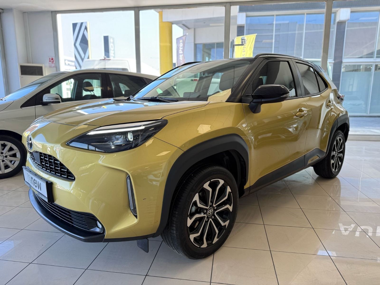 2023 Hybrid Otomatik Toyota Yaris Sarı Ermat Motorlu Araçlar ve Tarım Ürünleri Sanayi Ticaret A.Ş.