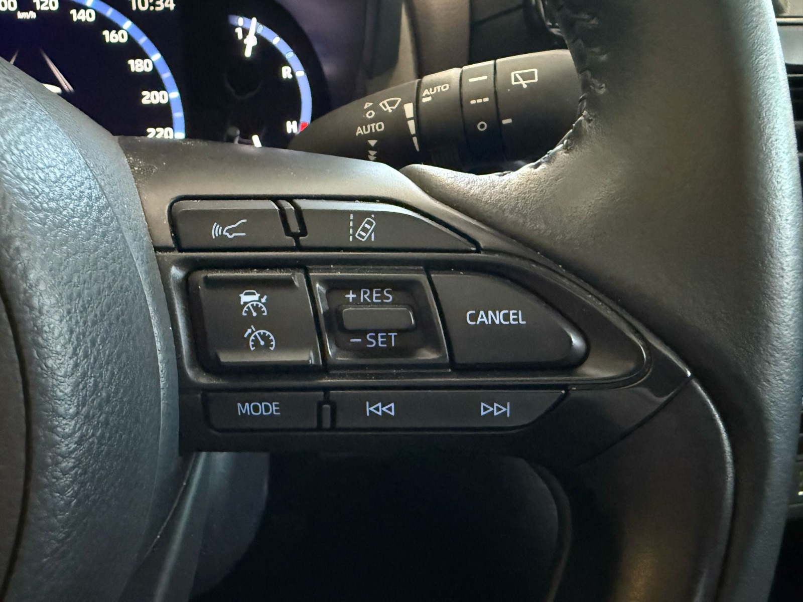 2023 Hybrid Otomatik Toyota Yaris Sarı Ermat Motorlu Araçlar ve Tarım Ürünleri Sanayi Ticaret A.Ş.