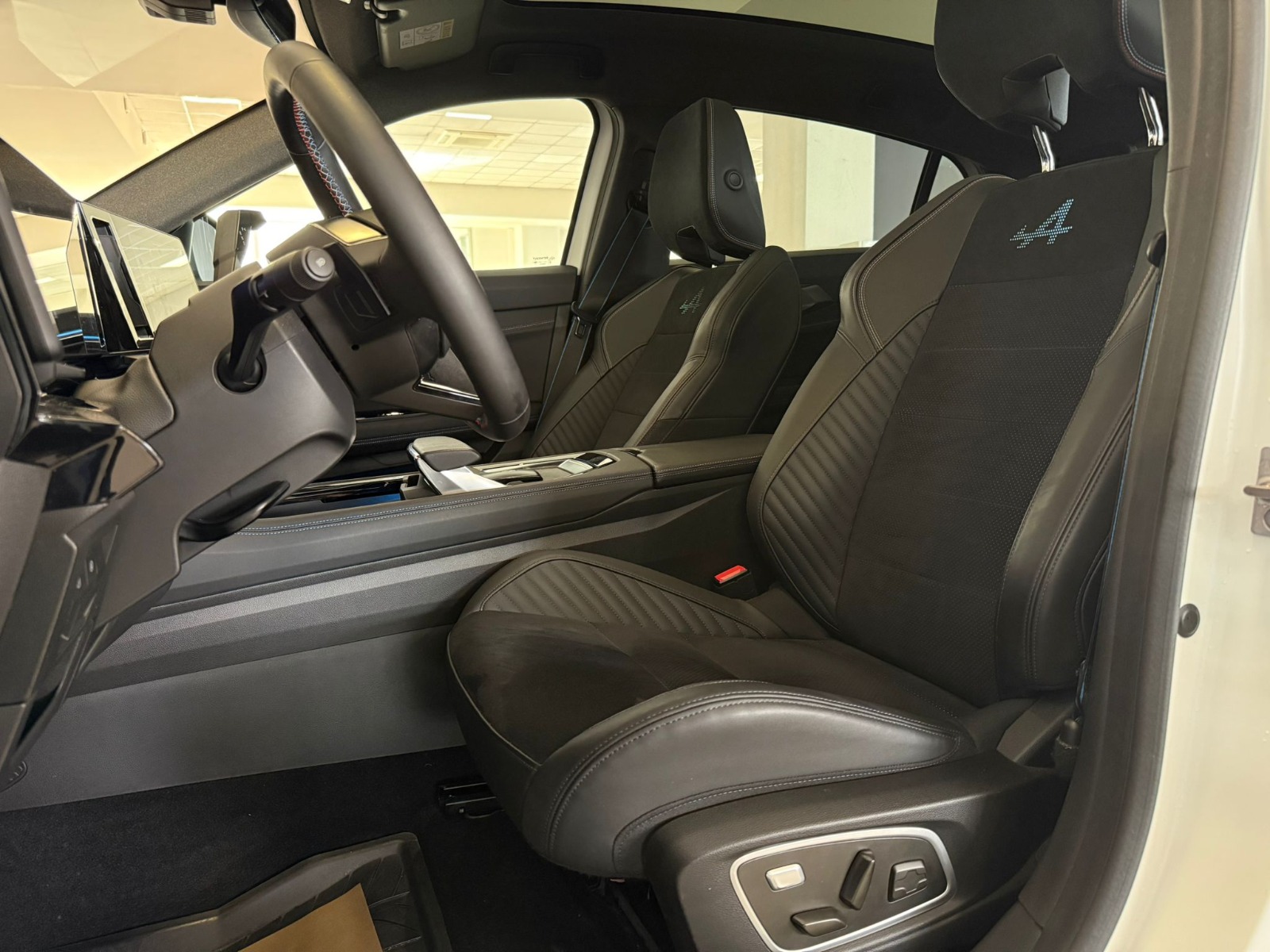 2024 Hybrid Otomatik Renault Rafale Beyaz Ermat Motorlu Araçlar ve Tarım Ürünleri Sanayi Ticaret A.Ş.