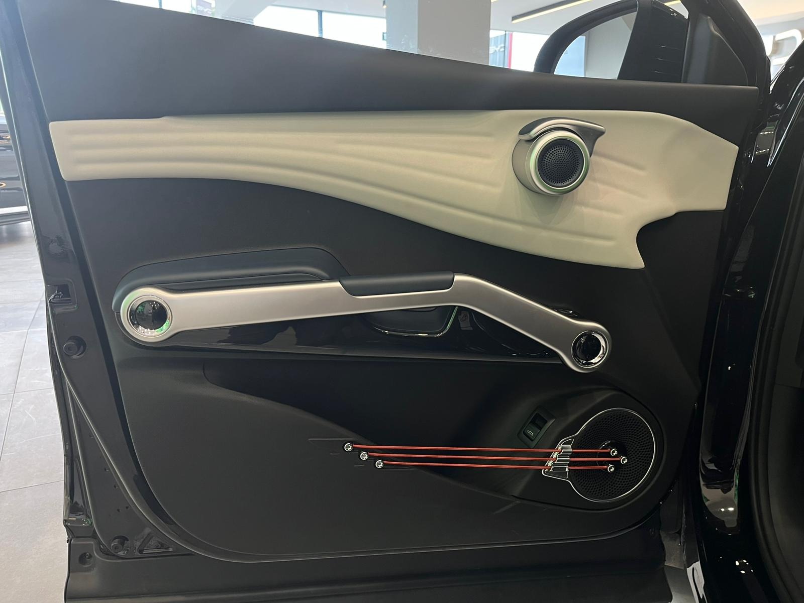2025 Elektrik Otomatik BYD Atto 3 EV Siyah Ermat Motorlu Araçlar ve Tarım Ürünleri Sanayi Ticaret A.Ş.