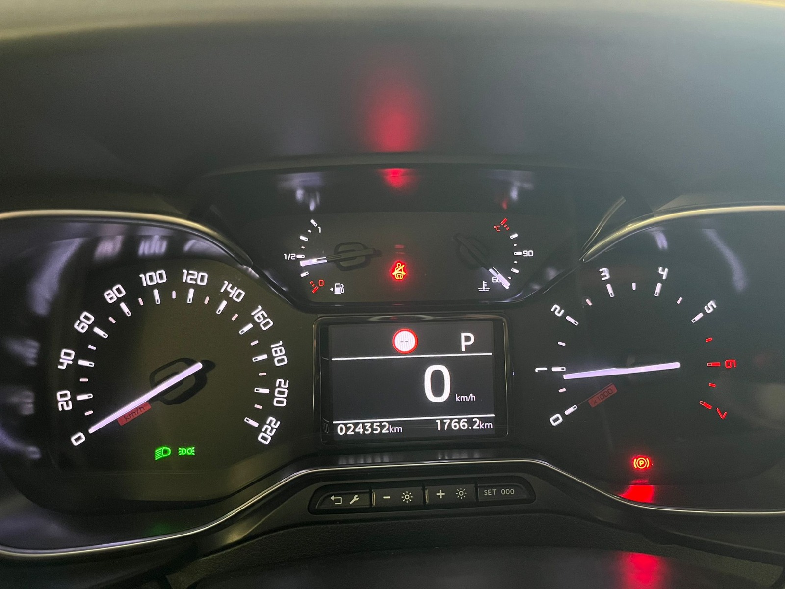 2024 Dizel Otomatik Toyota Proace City Gri Ermat Motorlu Araçlar ve Tarım Ürünleri Sanayi Ticaret A.Ş.