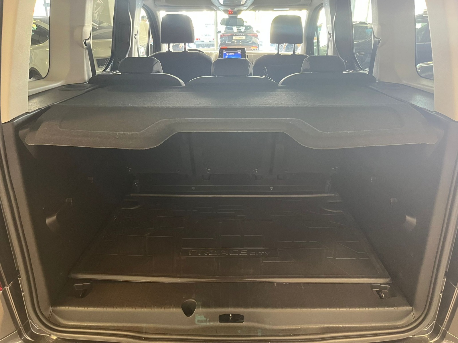 2024 Dizel Otomatik Toyota Proace City Gri Ermat Motorlu Araçlar ve Tarım Ürünleri Sanayi Ticaret A.Ş.