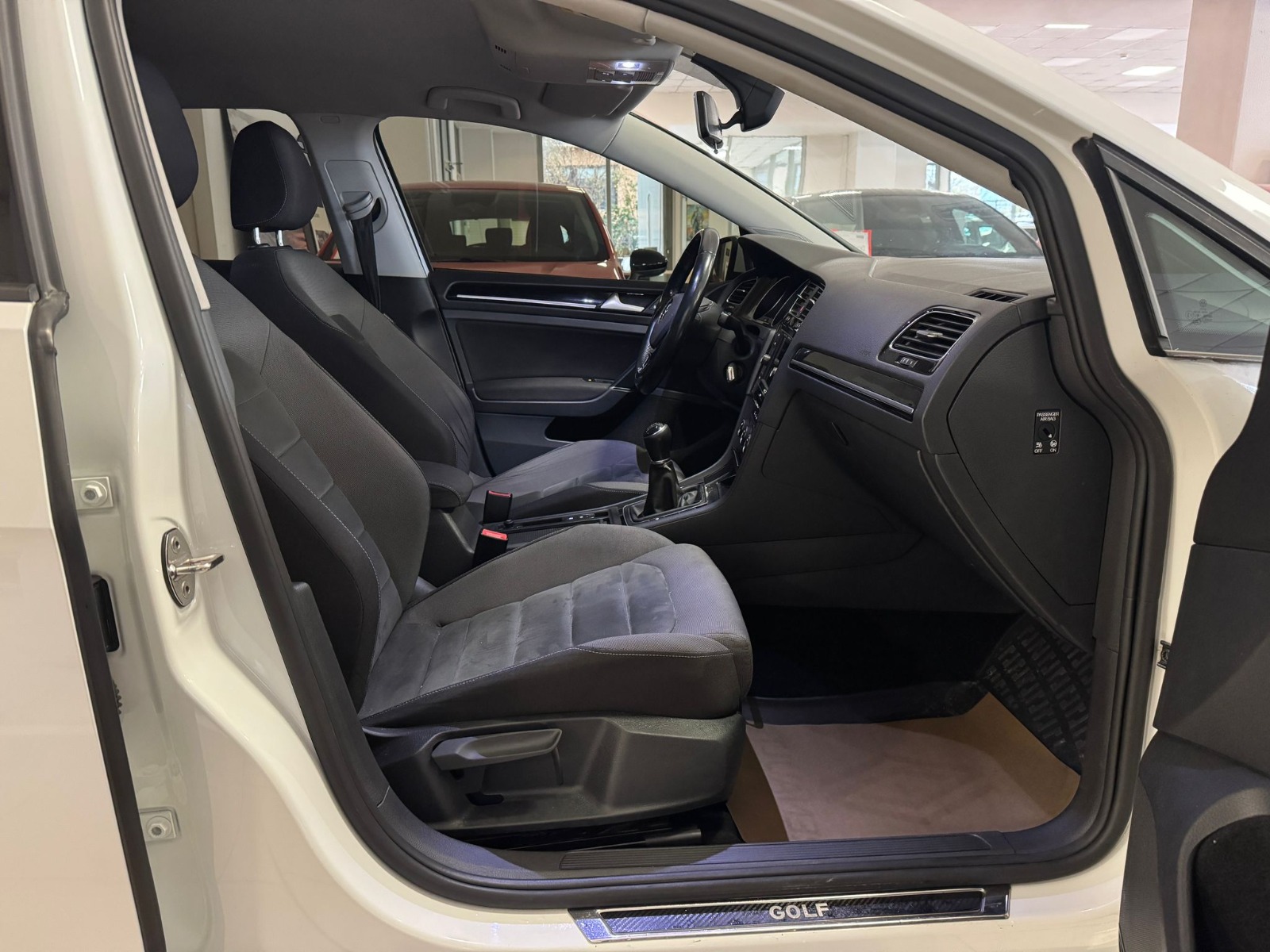 2017 Benzin Manuel Volkswagen Golf Beyaz Ermat Motorlu Araçlar ve Tarım Ürünleri Sanayi Ticaret A.Ş.