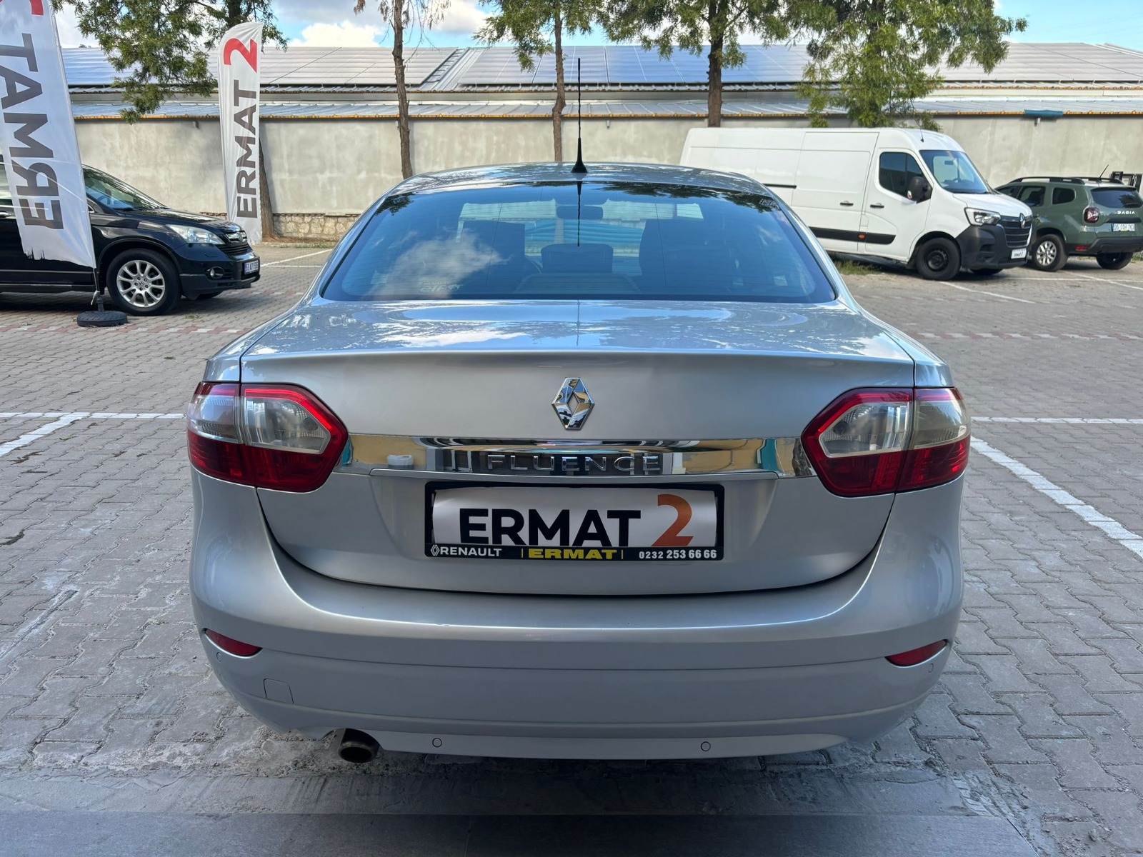 2015 Dizel Otomatik Renault Fluence Gümüş Gri Ermat Motorlu Araçlar ve Tarım Ürünleri Sanayi Ticaret A.Ş.