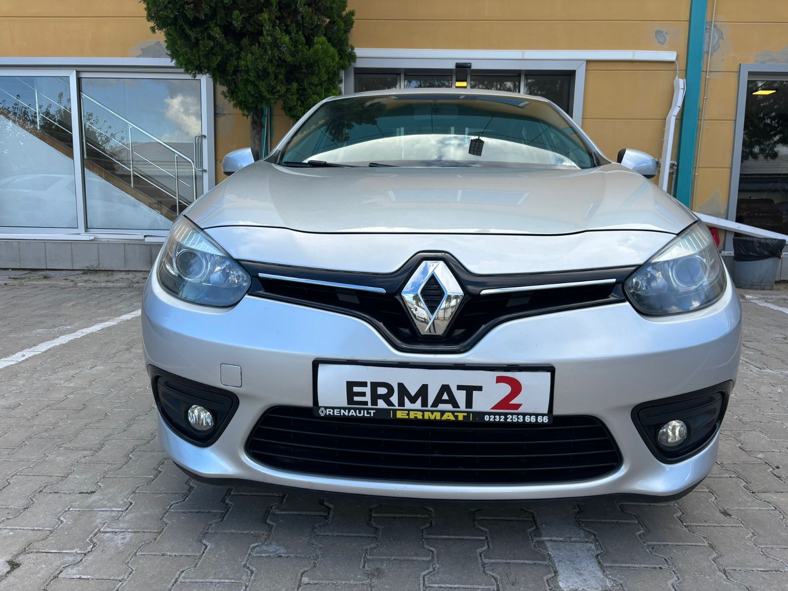 2015 Dizel Otomatik Renault Fluence Gümüş Gri Ermat Motorlu Araçlar ve Tarım Ürünleri Sanayi Ticaret A.Ş.